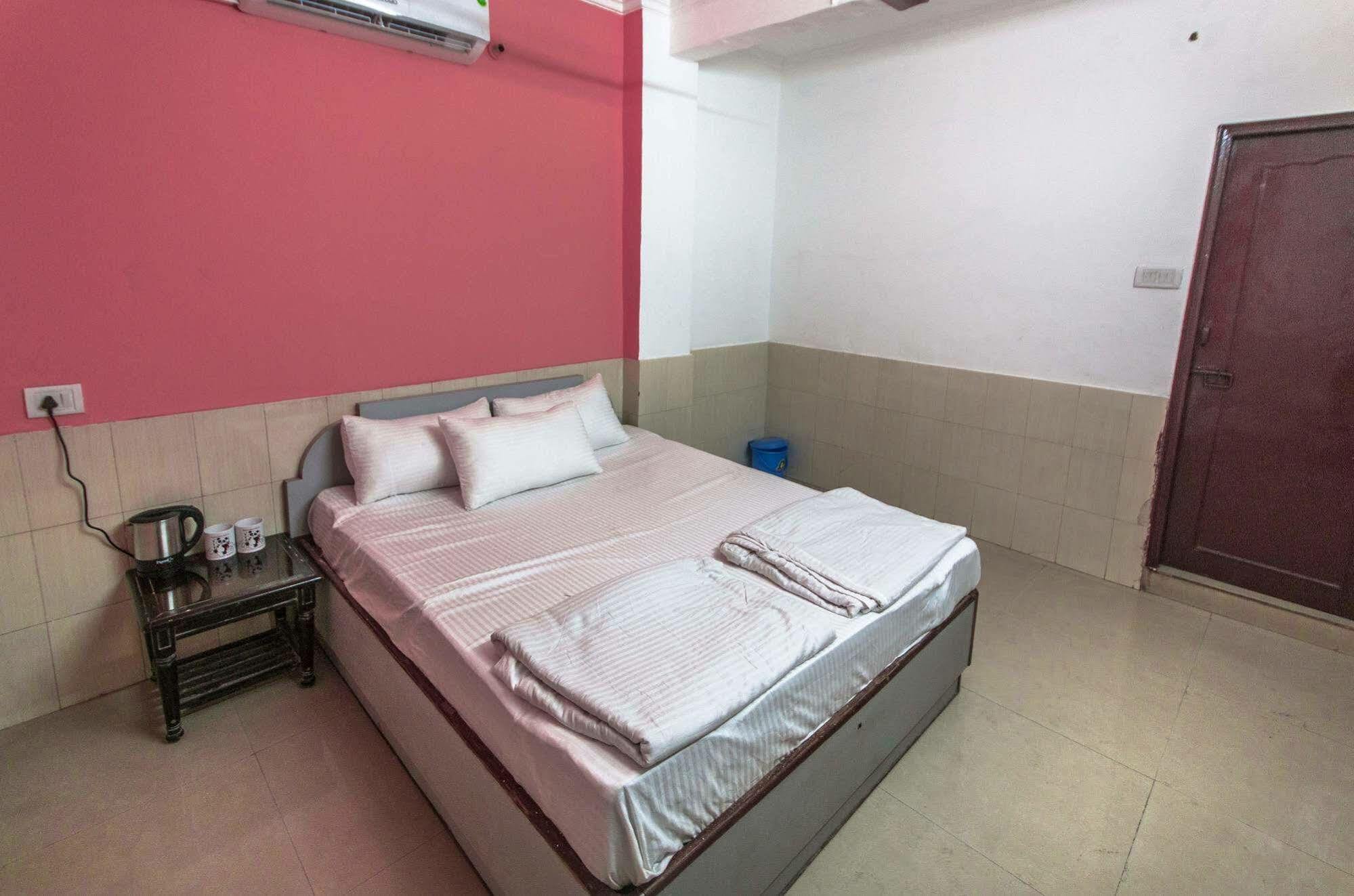 Bunk Hostel Delhi New Delhi Exterior photo